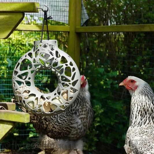 Yara ball feeder